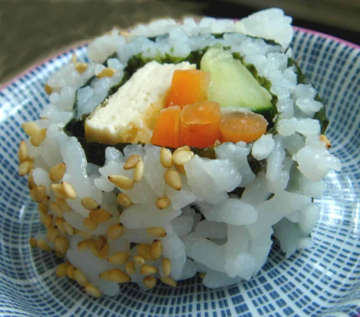  Who needs seafood when you can have these delicious veggie-packed sushi rolls?