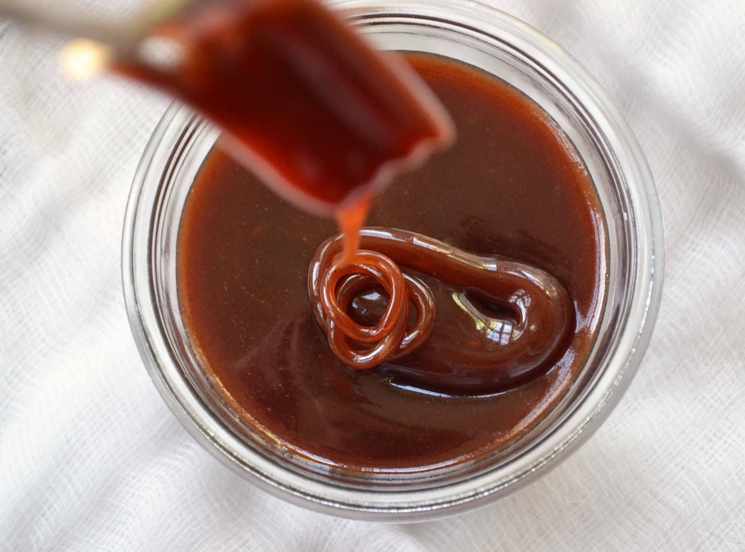  With just five simple ingredients, this vegan caramel sauce recipe is a cinch to whip up.